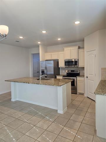 Building Photo - 817 Holbrook Rd