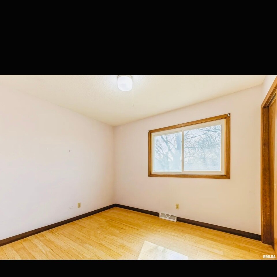Building Photo - 4204 Warren St