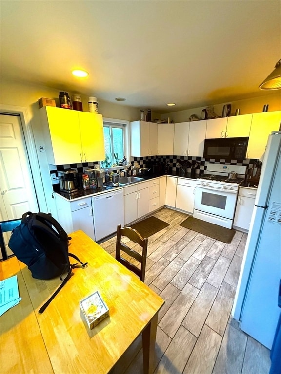 Building Photo - 3 Paige Ave