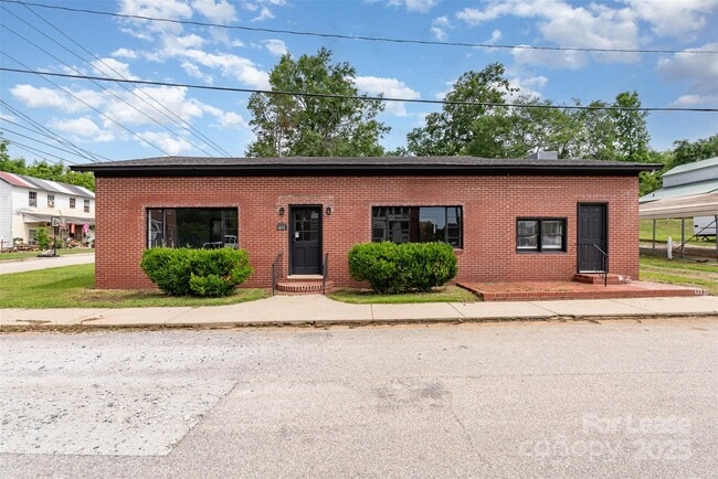 Building Photo - 412 Flat Dr