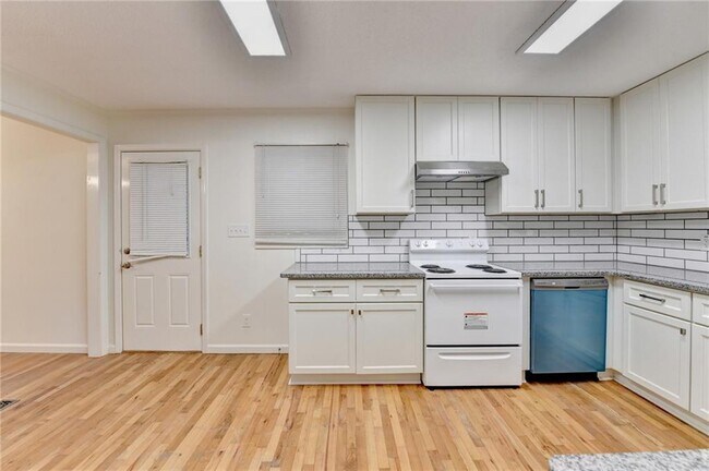 Building Photo - 2628 Whitehurst Dr