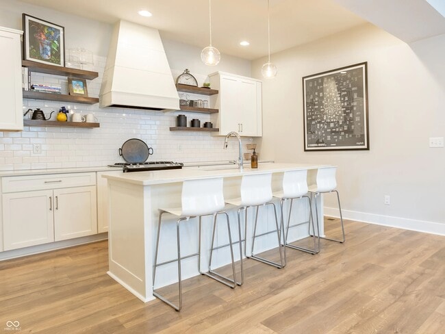 Building Photo - 715 Cottage Ave