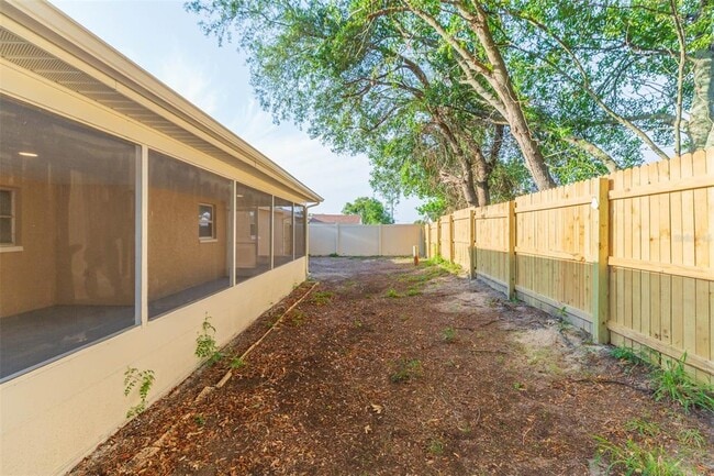 Building Photo - 11034 Tamarix Ave