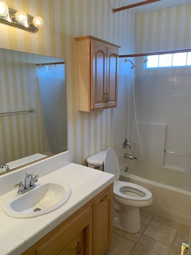 Building Photo - 9805 Paper Moon Way