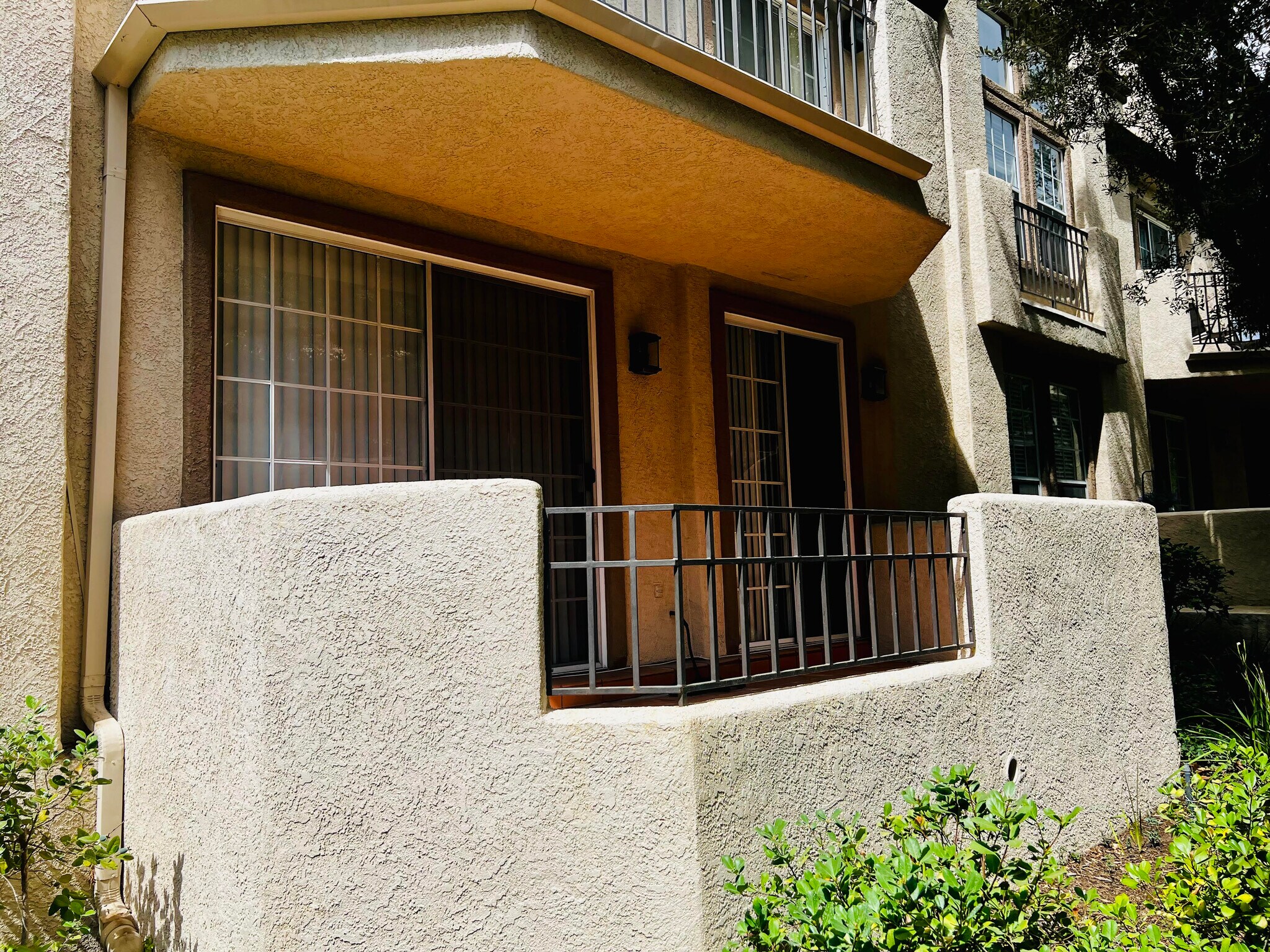 Building Photo - 24149 Del Monte Dr