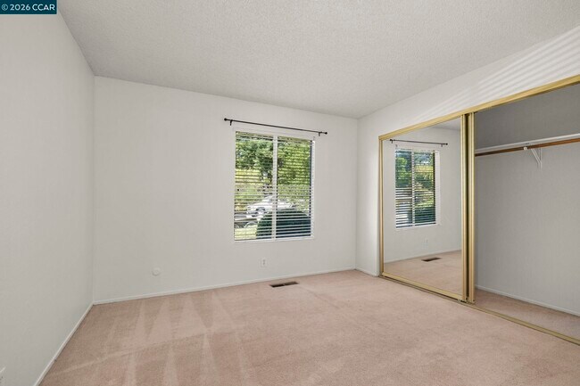 Building Photo - 340 Borica Dr