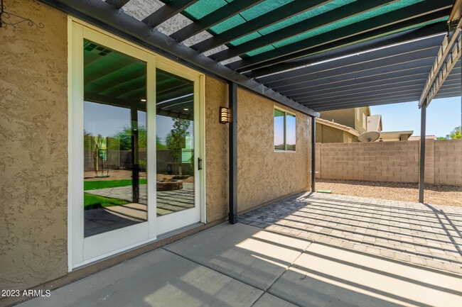 Building Photo - 32934 N Cherry Creek Rd