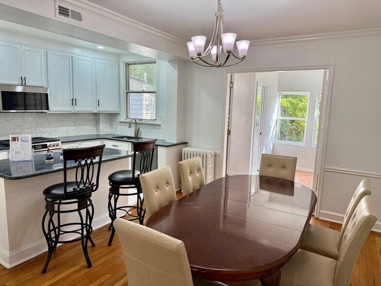 Building Photo - 4414 Volta Pl NW