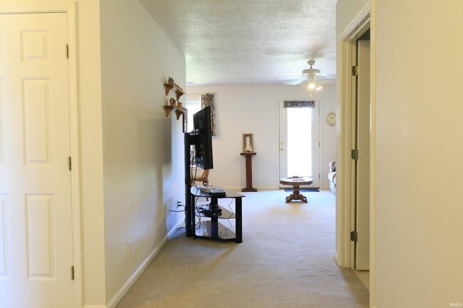 Building Photo - 610 Tealwood Dr