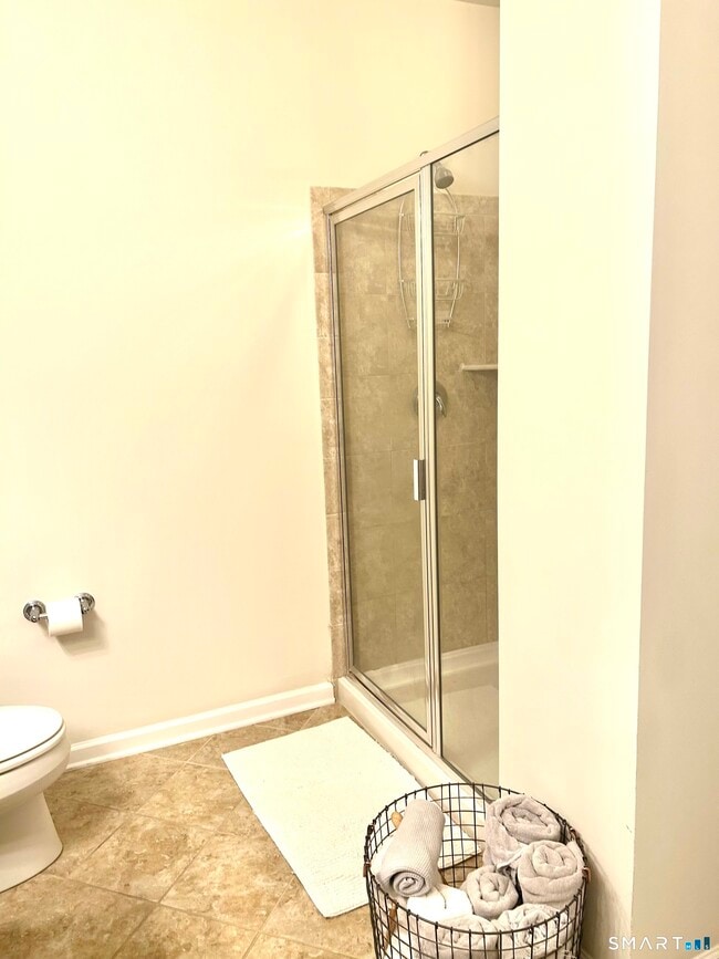 Building Photo - 414 Center Meadow Ln