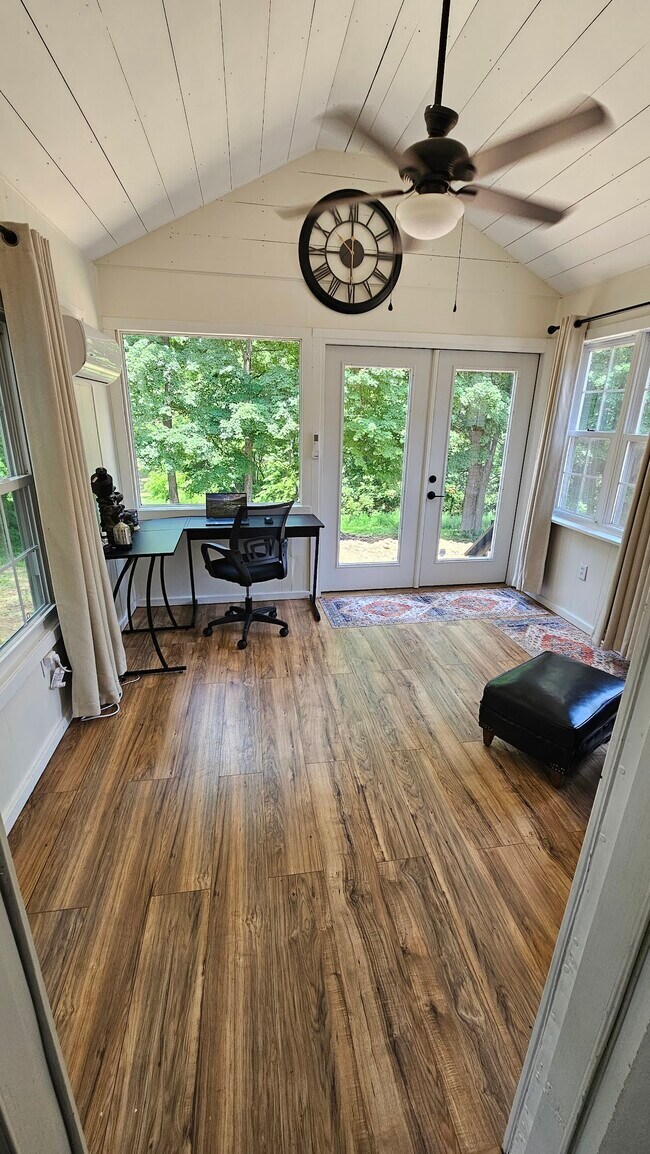 Building Photo - 6968 Corydon Ridge Rd NE