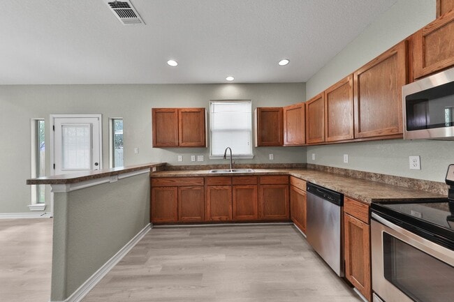 Building Photo - Five Points 4 bedroom home
