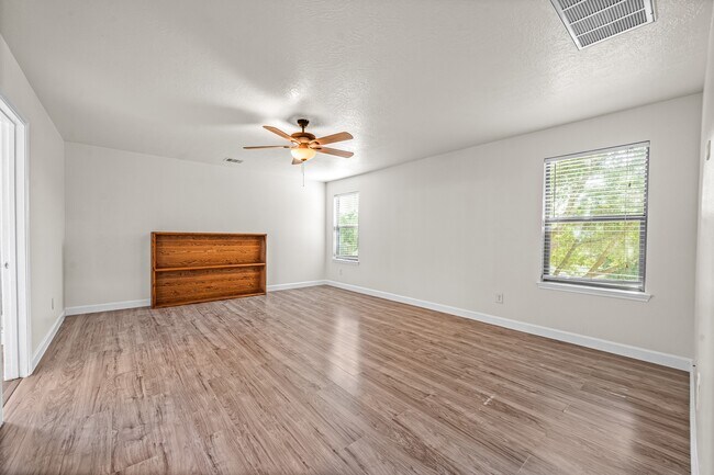 Building Photo - 15623 Harris Canyon Ln