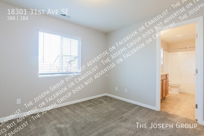 Building Photo - 18301 31st Ave SE