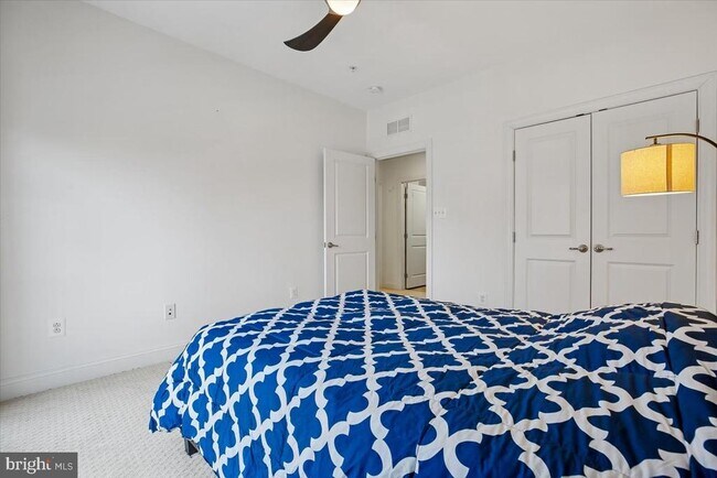 Building Photo - 452 Exchange Avenue