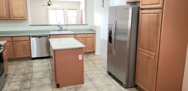 Building Photo - Stunning Laveen Village home with built-in...