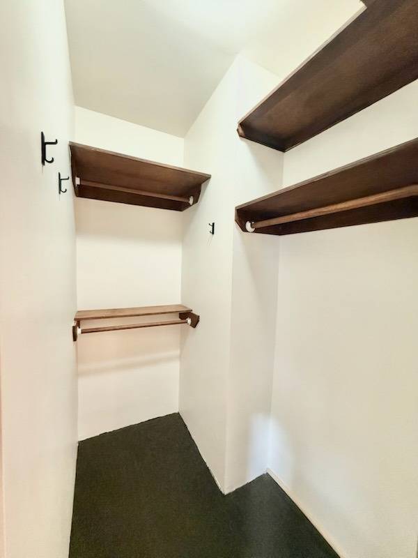 Building Photo - 136 St James Pl