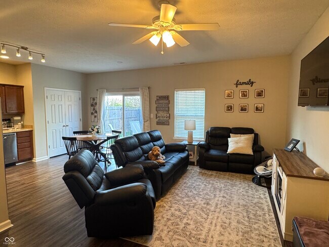 Building Photo - 914 Baden Manor Dr