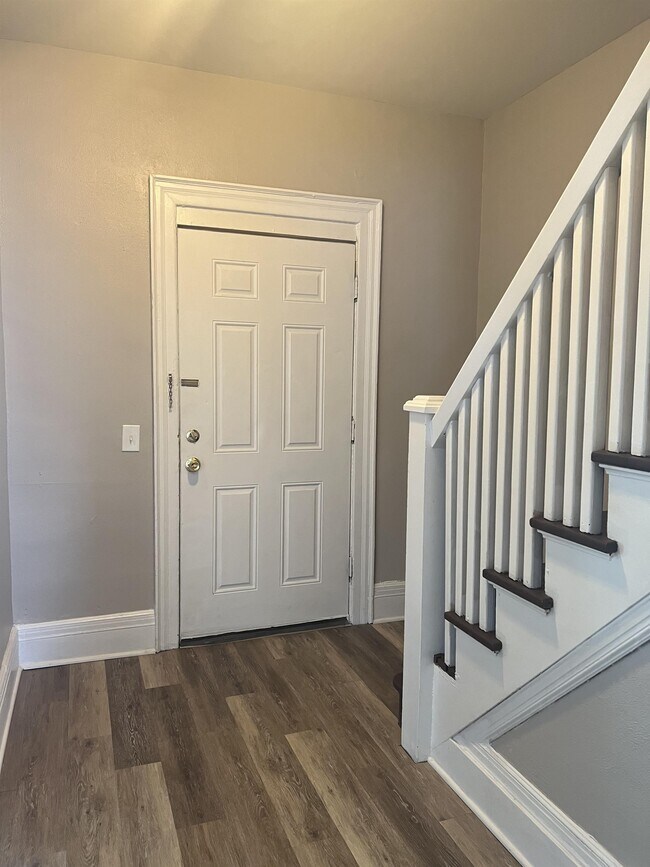 Building Photo - 269 Selye Terrace