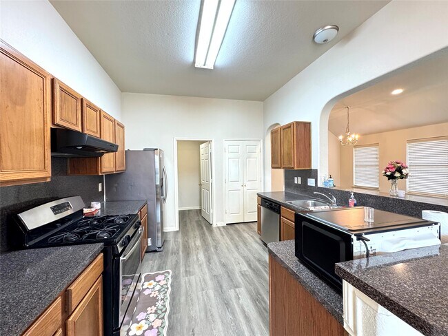 Building Photo - 21470 Olympic Forest Dr