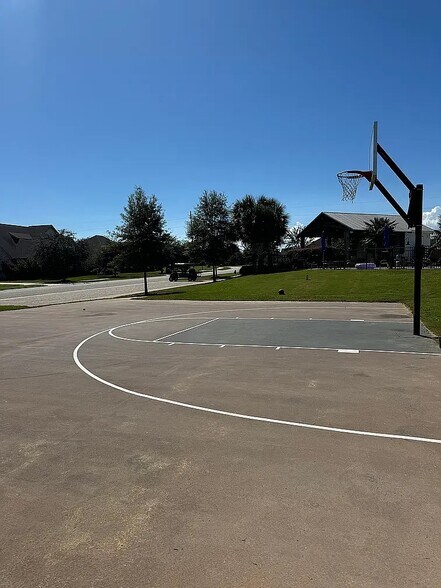 Building Photo - 613 Sharpsburg Ave