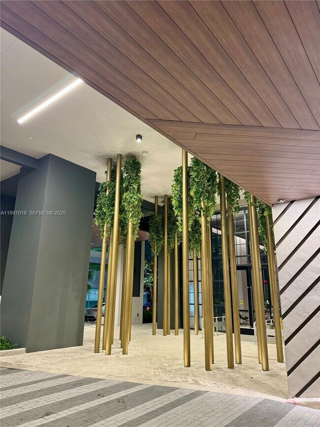 Building Photo - 159 NE 6th St