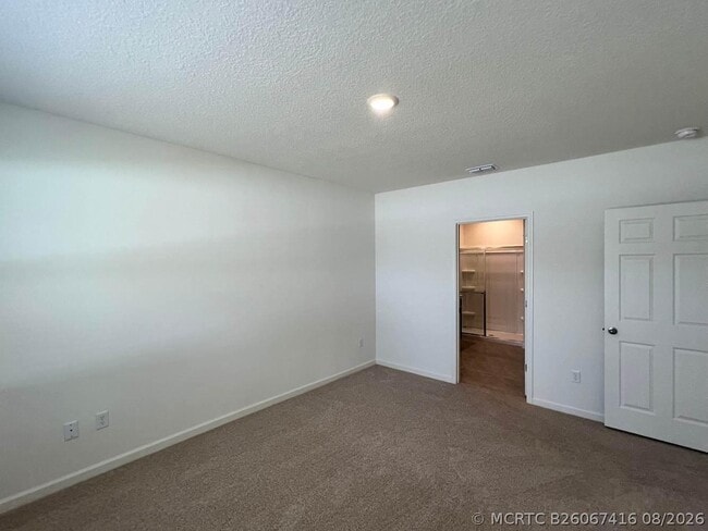 Building Photo - 669 NW Prima Vista Blvd