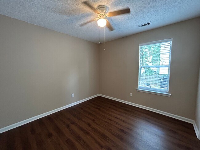 Building Photo - 413 Sherrels Ford