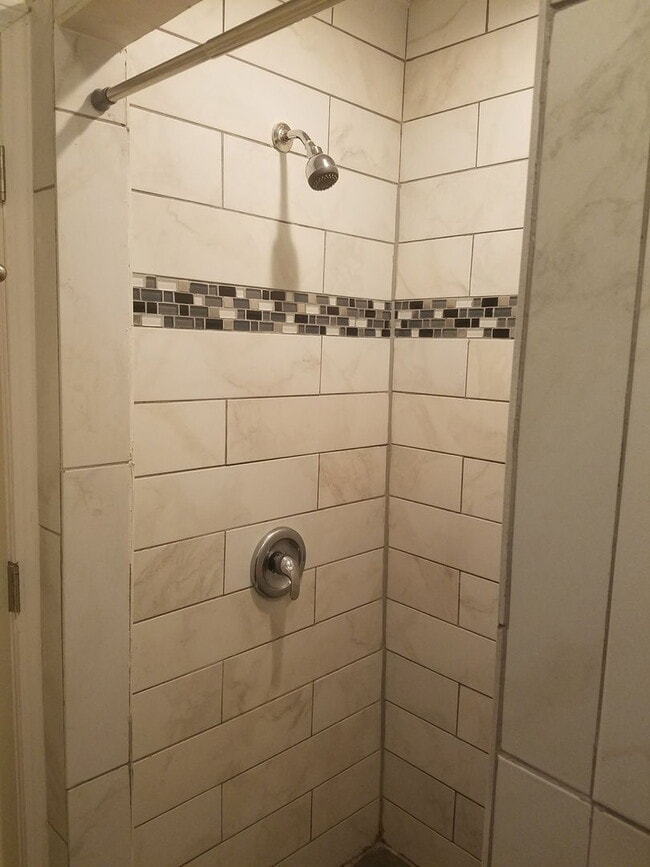 Building Photo - 4207 N Sawyer Ave