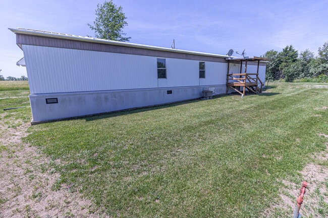 Building Photo - 16950 N Davis Rd