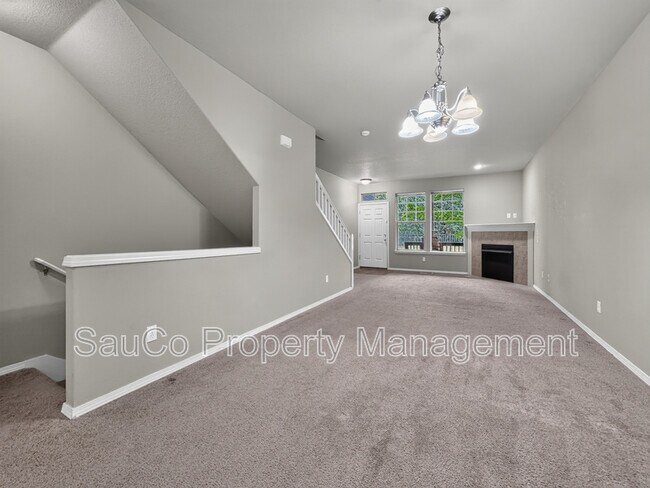 Building Photo - 1419 NE Lockheart Ln