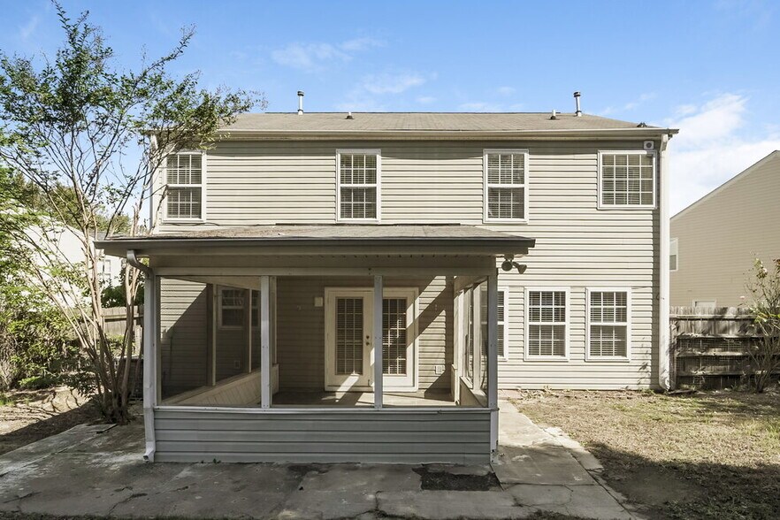 Building Photo - 5900 Hidden Meadow Ln