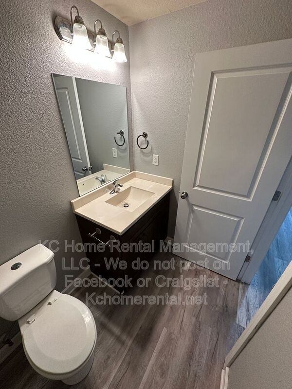 Building Photo - 10536 Kane Dr