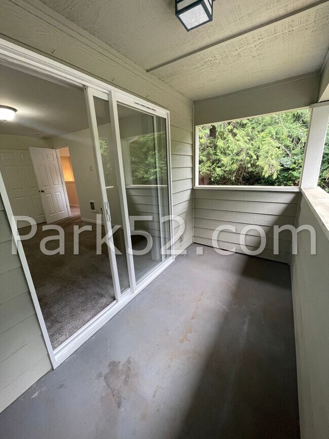 Building Photo - 3 bedroom Townhome in Gig Harbor