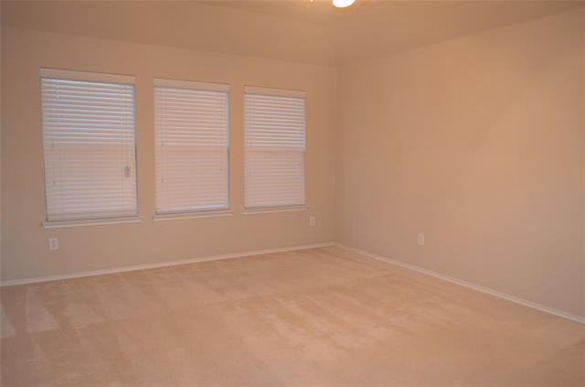 Building Photo - 9604 Sleepy Hollow Dr