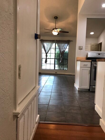 Building Photo - 8757 Birmingham Dr