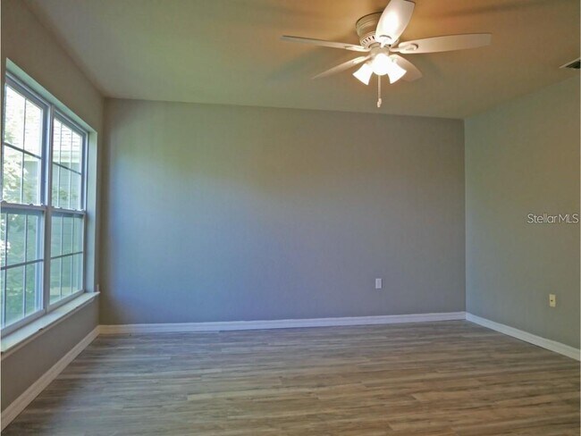 Building Photo - 5560 Rosehill Rd