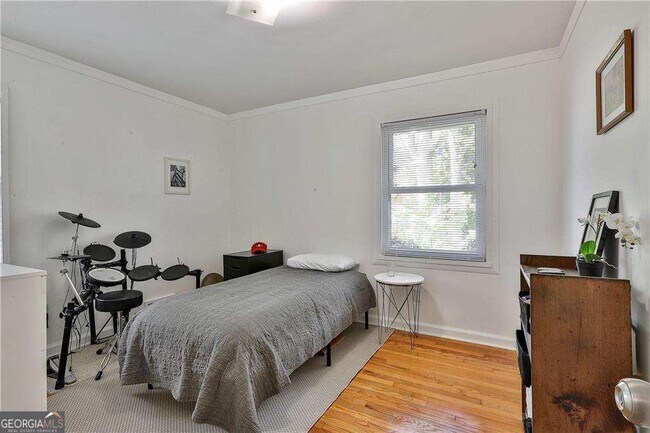 Building Photo - 2037 Lively Ridge Rd NE