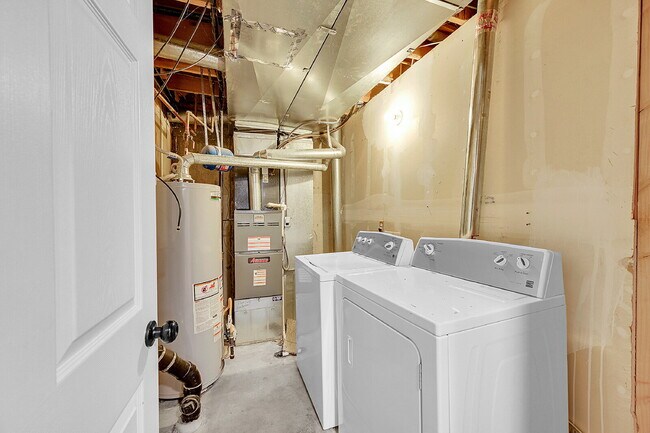 Building Photo - $2,295.00, 3 Bed, 2 bath located in Brighton.