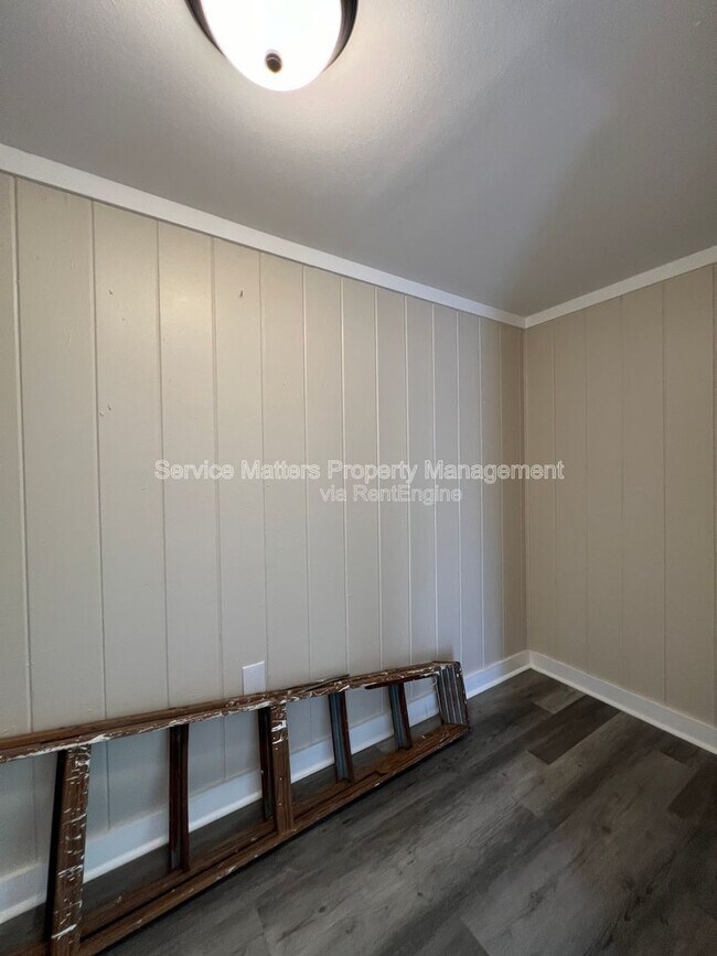 Building Photo - 1922 W Gregory St