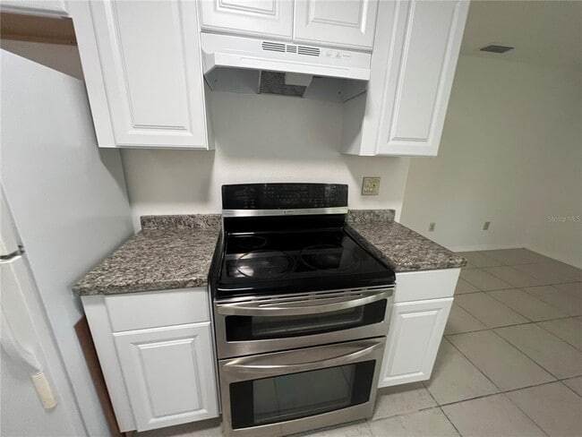 Building Photo - 3278 Jamestown St