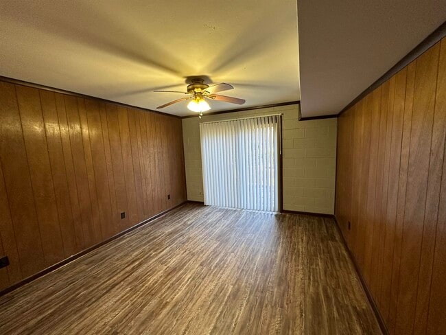 Building Photo - 1413 McCauley Rd