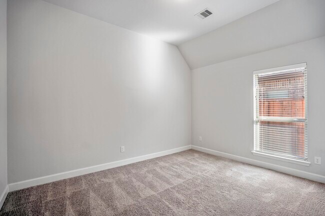 Building Photo - 7845 Charter Hill Dr