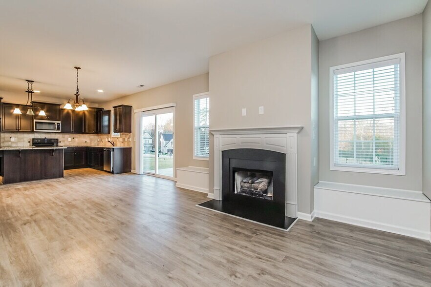 Building Photo - 105 Sloan Dr