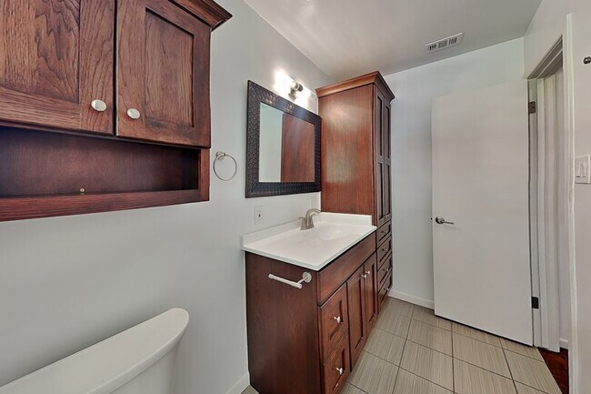 Building Photo - 11029 Watterson Dr