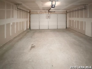 Building Photo - 722 Jennifer Wy