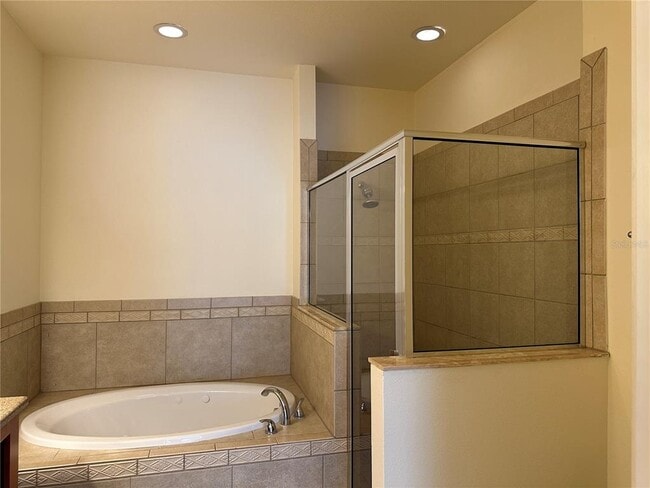 Building Photo - 2562 Bella Vista Dr