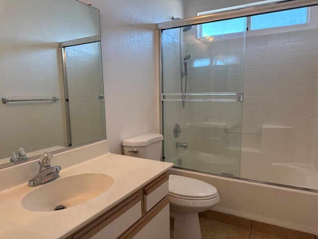 Building Photo - 2834