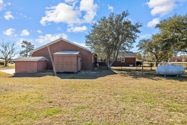 Building Photo - 4015 Freedom Way