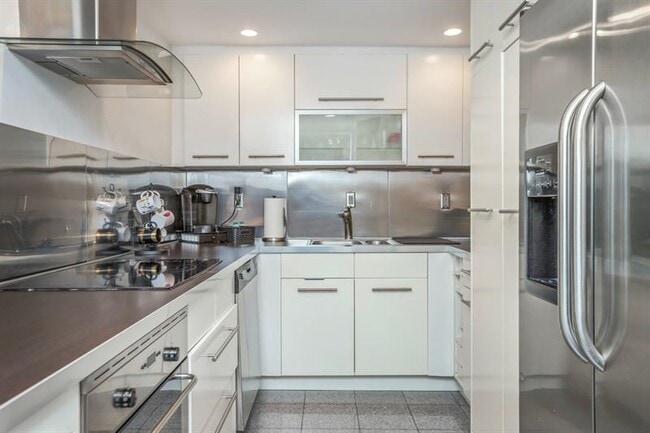 Building Photo - 130 26th St NW